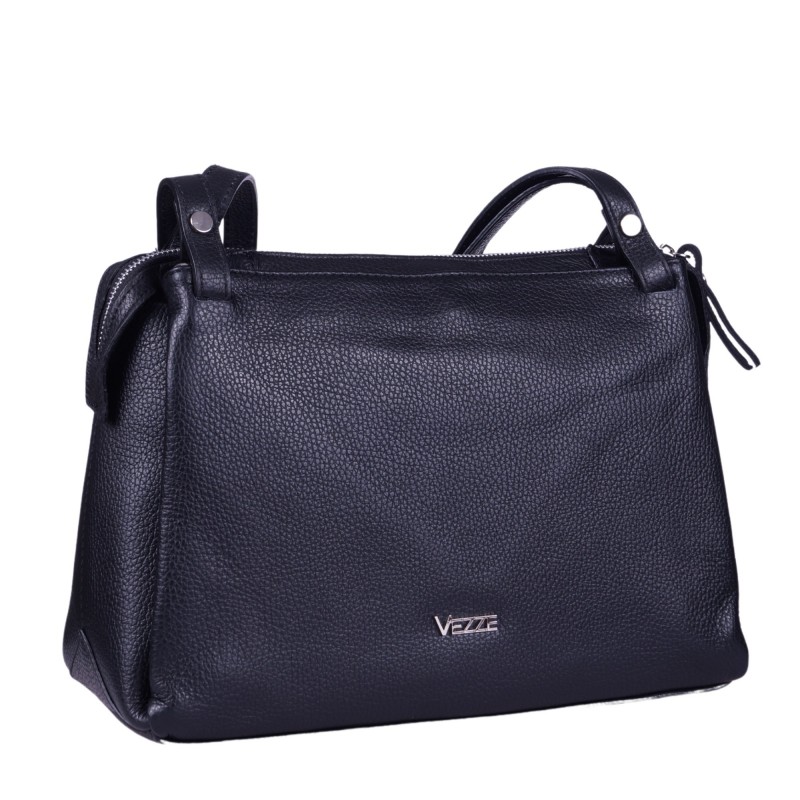 Czarna skórzana torebka marki Vezze - elegancka i praktyczna torebka na co dzień