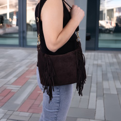 Torebka damska skórzana zamszowa brązowa frędzle casual